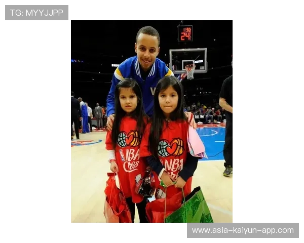 库里为女儿庆生晒家庭片段，温馨到社媒满屏爱心