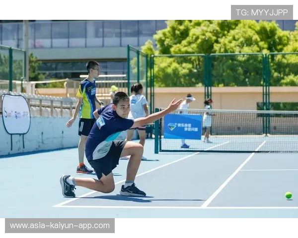 球童身份助力NCAA冠军圆梦网球赛场,网球的球童能挣多少钱 球童身份助力NCAA冠军圆梦网球赛场,网球的球童能挣多少钱